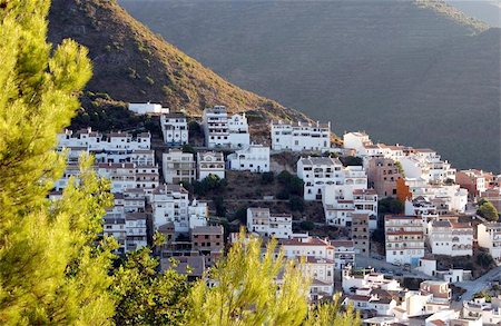 Pretty hillside town of Ojen near Marbella in Spain early morning Stockbilder - Microstock & Abonnement, Bildnummer: 400-04976780