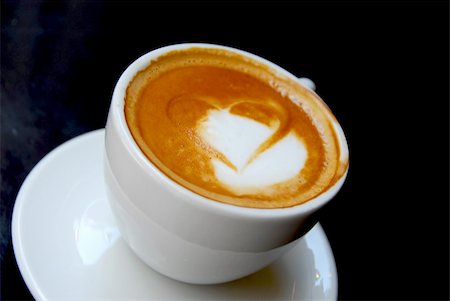 simsearch:400-04977109,k - Cappuccino with heart shape on foam Foto de stock - Super Valor sin royalties y Suscripción, Código: 400-04978429