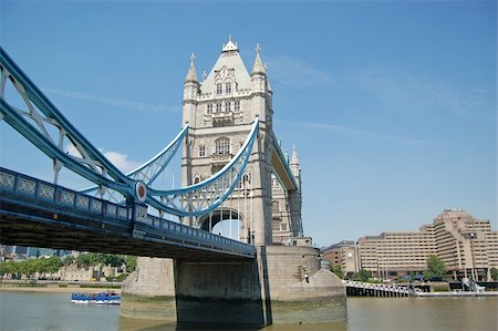 This is an image of the tower bridge. Fotografie stock - Microstock e Abbonamento, Codice: 400-04979072