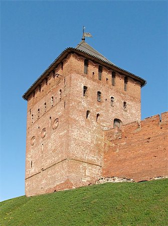 simsearch:400-07445137,k - The old tower of the Novgorod citadel, XV century Foto de stock - Royalty-Free Super Valor e Assinatura, Número: 400-04979397