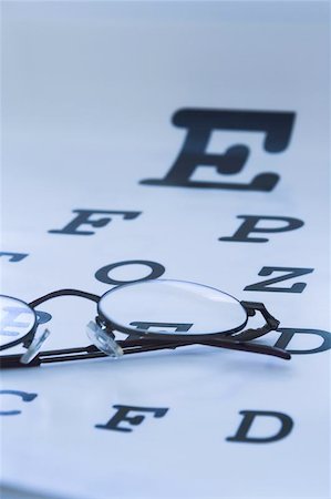 simsearch:400-08407302,k - optometrist eye test chart blue Stock Photo - Budget Royalty-Free & Subscription, Code: 400-04970898