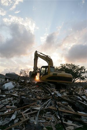 damage house of hurricane katrina - A flood damaged home in the Lakeview section of New Orlean is torn down. Stock Photo - Budget Royalty-Free & Subscription, Code: 400-04971932