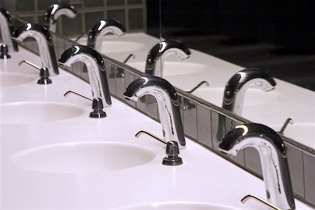 sparky2000 (artist) - A line of sinks in a public bathroom. Photographie de stock - Aubaine LD & Abonnement, Code: 400-04972617