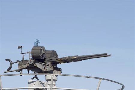 sparky2000 (artist) - A large caliber machine-gun on the deck of a submarine. Photographie de stock - Aubaine LD & Abonnement, Code: 400-04972611