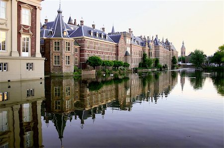 City life (historical buildings in the Hague) Photographie de stock - Aubaine LD & Abonnement, Code: 400-04973906