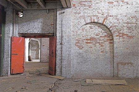 simsearch:700-00403994,k - Abandoned Storehouse Building Stock Photo - Budget Royalty-Free & Subscription, Code: 400-04985162