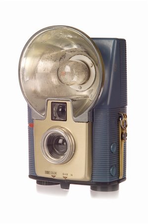 simsearch:400-04527928,k - Vintage point and shoot camera with flash Foto de stock - Super Valor sin royalties y Suscripción, Código: 400-04985501