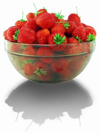 simsearch:400-05079848,k - dark glass bowl with the fresh strawberries Foto de stock - Super Valor sin royalties y Suscripción, Código: 400-04987318