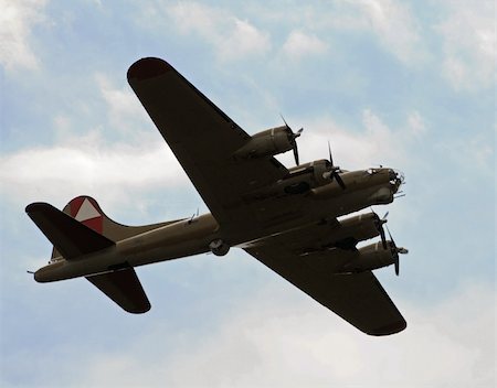 simsearch:400-04461335,k - World War II American bomber B-17 Photographie de stock - Aubaine LD & Abonnement, Code: 400-04988306