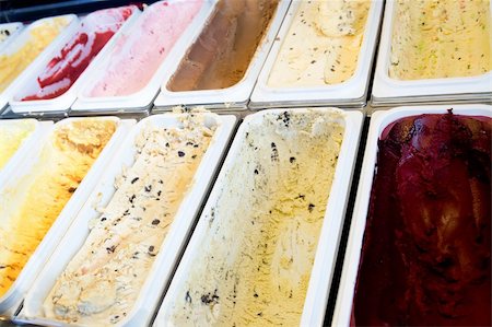 Hard ice cream in bulk ready for serving Fotografie stock - Microstock e Abbonamento, Codice: 400-04988335