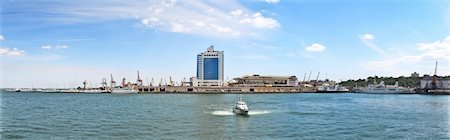 Panorama of a gulf of sea trading port Stock Photo - Budget Royalty-Free & Subscription, Code: 400-04989089