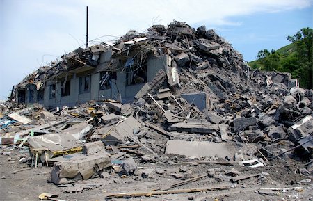 The House after earthquake. The Island Sakhalin, city Nevelisk. Stock Photo - Budget Royalty-Free & Subscription, Code: 400-04989305