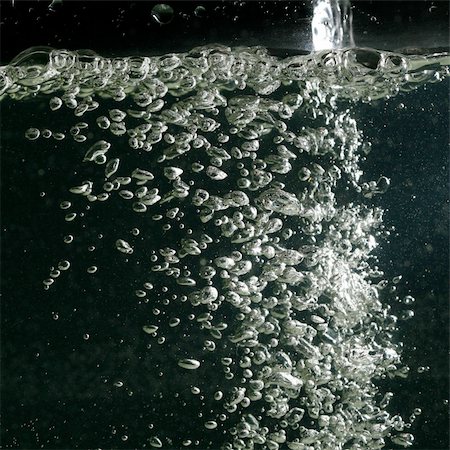 simsearch:400-04130290,k - water bubbles macro close up Stock Photo - Budget Royalty-Free & Subscription, Code: 400-04989430