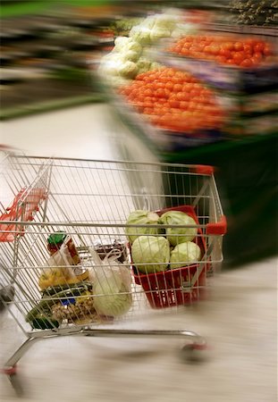 shoppers blurry marketplace - shopping in grocery store Stock Photo - Budget Royalty-Free & Subscription, Code: 400-04980449