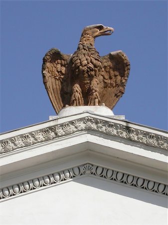 eagle statues - Eagle sitting on top of an ancient Roman arch, Rome, Italy. Stock Photo - Budget Royalty-Free & Subscription, Code: 400-04981382