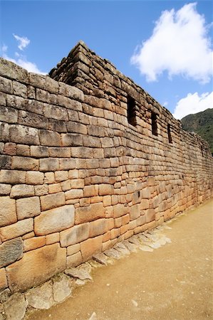 simsearch:400-05080835,k - The Artisan's Wall at the Lost Incan City of Machu Picchu near Cusco, Peru. Foto de stock - Super Valor sin royalties y Suscripción, Código: 400-04982133