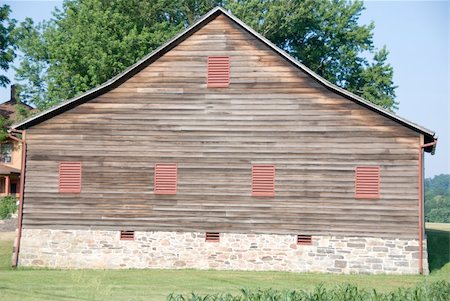 stone walls in meadows - Country Barn Stock Photo - Budget Royalty-Free & Subscription, Code: 400-04983291