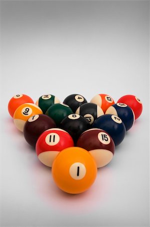 pool party - Spheres for game in billiards costing in the form of a triangle Foto de stock - Super Valor sin royalties y Suscripción, Código: 400-04983330