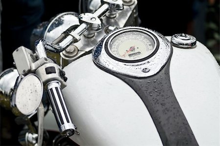 close up of the classical black and white finished motorcycle Foto de stock - Super Valor sin royalties y Suscripción, Código: 400-04995191