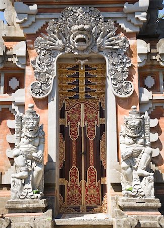 An entrance of a temple in Bali Stock Photo - Budget Royalty-Free & Subscription, Code: 400-04995781