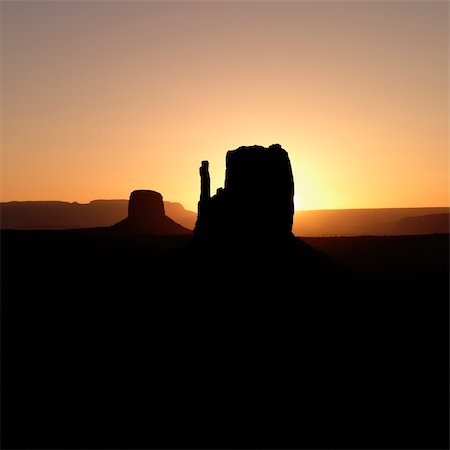 simsearch:400-04997283,k - Scenic sunset landscape of mesas in Monument Valley near the border of Arizona and Utah, United States. Stock Photo - Budget Royalty-Free & Subscription, Code: 400-04997291