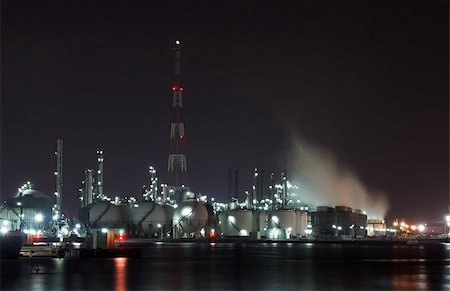 simsearch:400-08045878,k - Petrochemical plant in the night - Antwerp port Foto de stock - Super Valor sin royalties y Suscripción, Código: 400-04990499