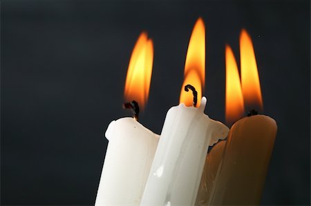 simsearch:400-04763858,k - sacred candles in dark on black background Foto de stock - Royalty-Free Super Valor e Assinatura, Número: 400-04991267