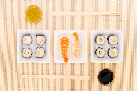 simsearch:400-05119569,k - a plate with different kinds of sushi Stock Photo - Budget Royalty-Free & Subscription, Code: 400-04991383