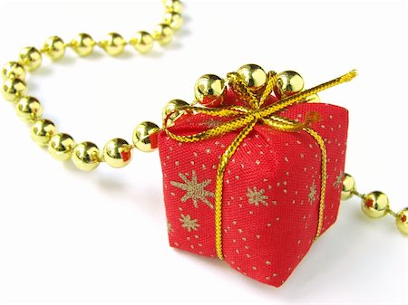 simsearch:400-03932462,k - decorative holiday red gift box Stockbilder - Microstock & Abonnement, Bildnummer: 400-05008406