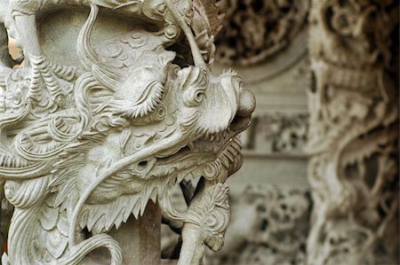 dragon and column - dragon stone carving on walls in temple Photographie de stock - Aubaine LD & Abonnement, Code: 400-05009262