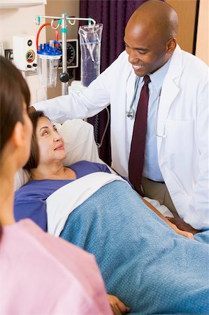 doctors and nurses resting - Doctor Talking To Senior Woman Stock Photo - Budget Royalty-Free & Subscription, Code: 400-05003313