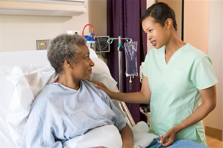 Nurse Talking To Senior Woman Stock Photo - Budget Royalty-Free & Subscription, Code: 400-05003328