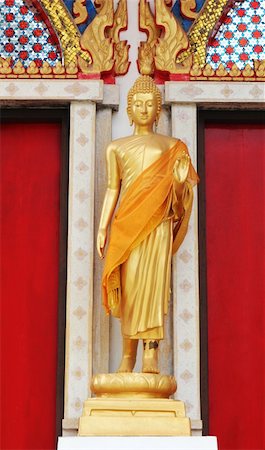 simsearch:400-05010927,k - Buddhist statue at Wat Ladthiwanaram in Chalong, Phuket, Thailand - travel and tourism. Foto de stock - Royalty-Free Super Valor e Assinatura, Número: 400-05014238