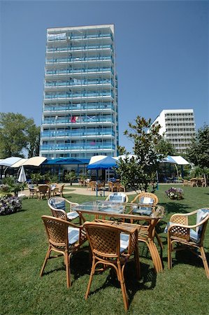 Hotel and garden. Taken on a sunny day. Stock Photo - Budget Royalty-Free & Subscription, Code: 400-05015590