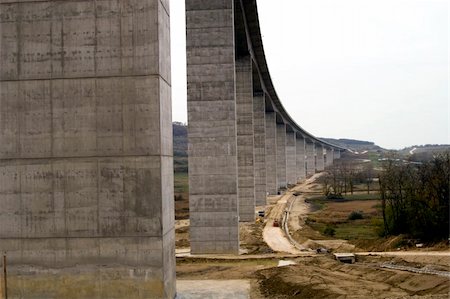 simsearch:400-04426914,k - Large highway viaduct ( Hungary) Photographie de stock - Aubaine LD & Abonnement, Code: 400-05016091