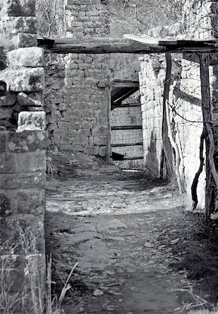 simsearch:400-04544257,k - Inside the ruins of a old castle Photographie de stock - Aubaine LD & Abonnement, Code: 400-05017738