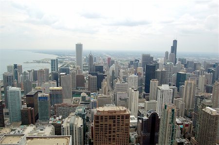 A view of Chicago looking south from the top of a skyscraper Stock Photo - Budget Royalty-Free & Subscription, Code: 400-05018801