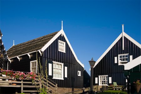 Wooden house on the island Marken, Holland Foto de stock - Super Valor sin royalties y Suscripción, Código: 400-05019415