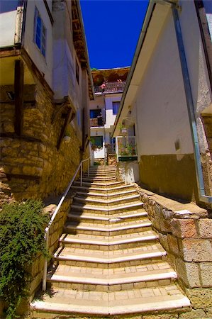 simsearch:400-04974189,k - Stairs connecting narrow alleys in old city of Ohrid Foto de stock - Super Valor sin royalties y Suscripción, Código: 400-05019856