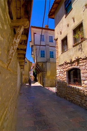 simsearch:400-04974189,k - narrow alley in famous macedonian touristic destination Ohrid Foto de stock - Super Valor sin royalties y Suscripción, Código: 400-05019852