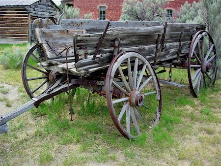 An old wagon abandoned in field Stock Photo - Budget Royalty-Free & Subscription, Code: 400-05011233