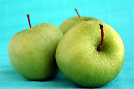 egypix (artist) - Isolated apple fruit Stockbilder - Microstock & Abonnement, Bildnummer: 400-05011328