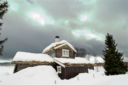 simsearch:400-03939497,k - A winter cabin on a snowy landscape Foto de stock - Super Valor sin royalties y Suscripción, Código: 400-05011465