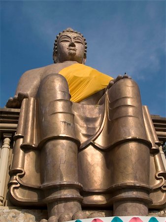 Large, sitting Buddha image in Chonburi, Thailand Photographie de stock - Aubaine LD & Abonnement, Code: 400-05012910