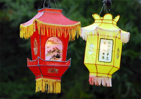 Portrait of two Illuminated Chinese Lanterns Foto de stock - Super Valor sin royalties y Suscripción, Código: 400-05013123