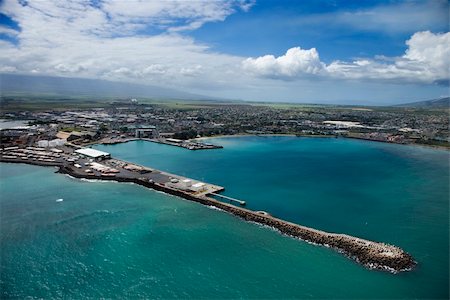 simsearch:400-03948597,k - Aerial view of container port on Maui, Hawaii coastline. Photographie de stock - Aubaine LD & Abonnement, Code: 400-05013399