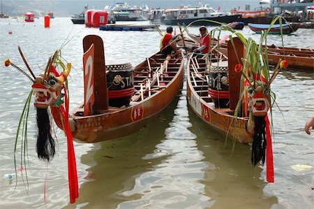 Two dragon boats ready to race Foto de stock - Super Valor sin royalties y Suscripción, Código: 400-05024322