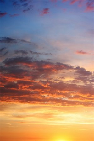 simsearch:400-05896435,k - sunset sky with lighted clouds Photographie de stock - Aubaine LD & Abonnement, Code: 400-05024630