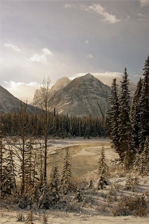 Winter shot of Athabasca River in Jasper National Park, Alberta Stock Photo - Budget Royalty-Free & Subscription, Code: 400-05025172