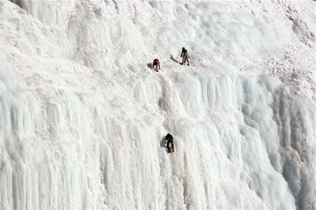 simsearch:400-04259396,k - Ice climbers at the Weeping Wall in Banff National Park Fotografie stock - Microstock e Abbonamento, Codice: 400-05025183